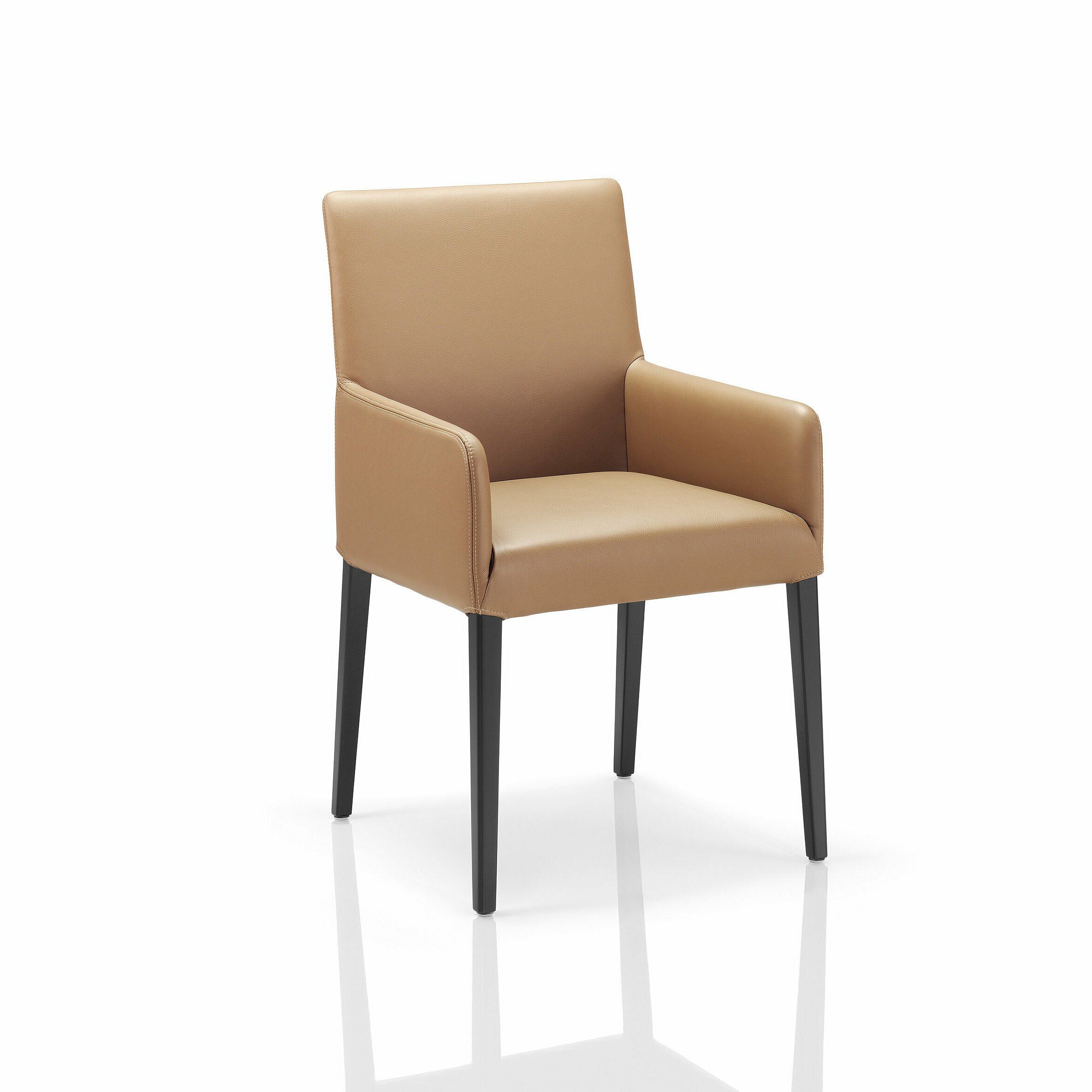Nils chair with armrests in genuin ocher