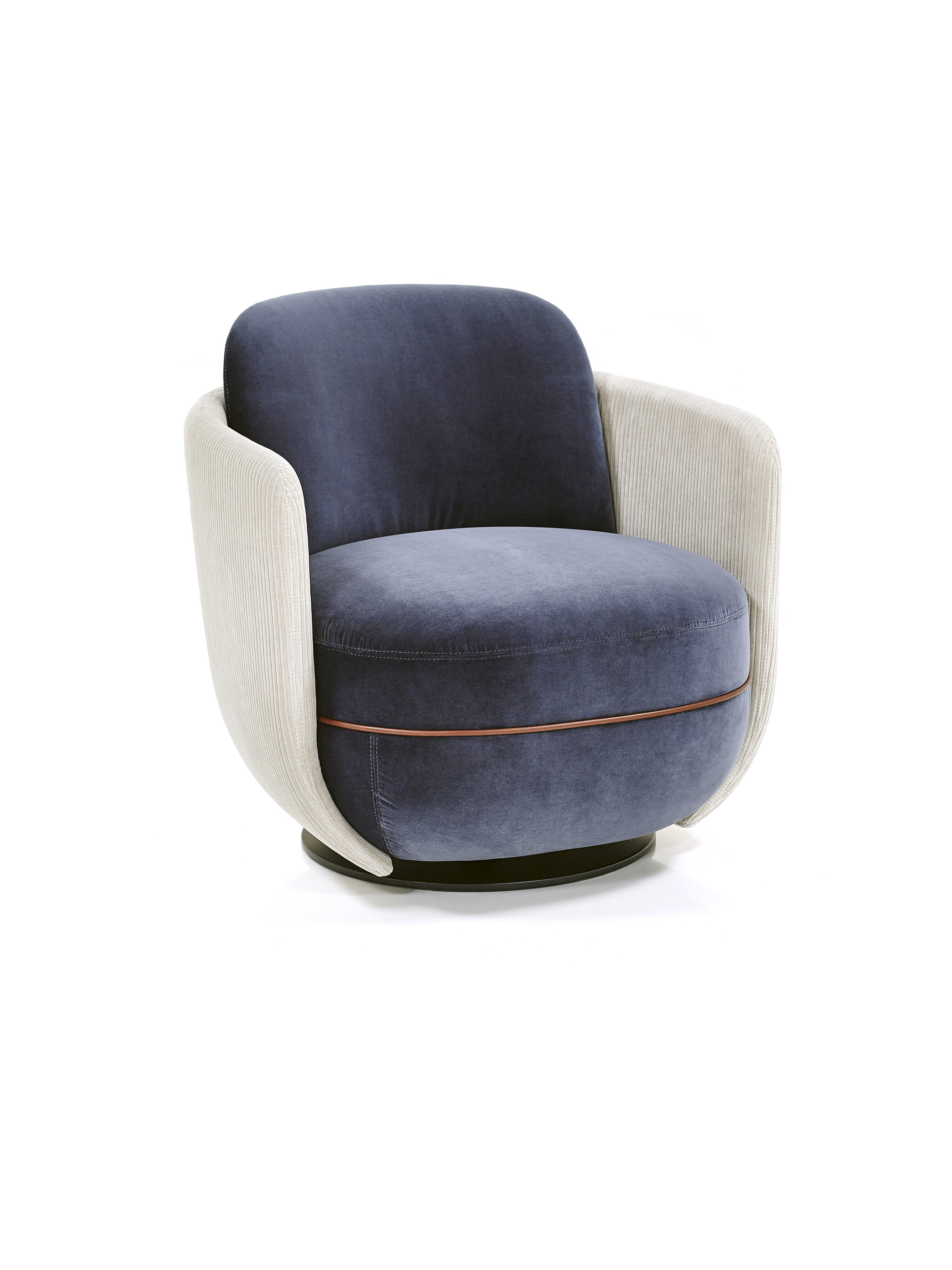 Miles fauteuil in two-legged design. Light armrest shell and blue seat with brown piping