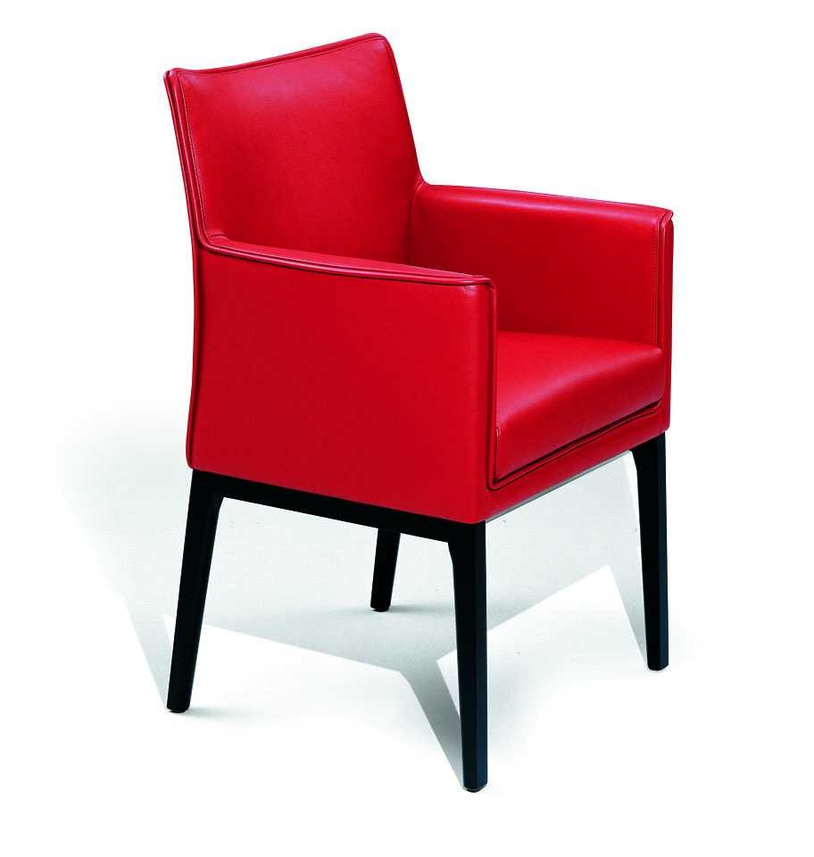 mit rotem Leder bezogener Sedan Stuhl mit Armteil und schwarzen Stuhlbeinen